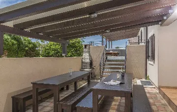 Spacious Villa in Premantura with Private Pool