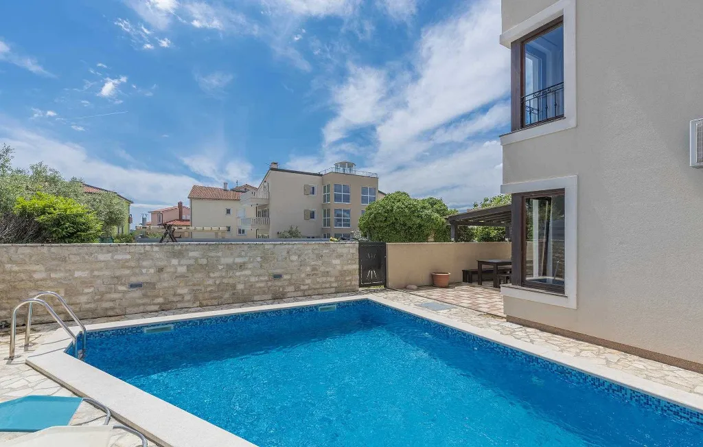 Spacious Villa in Premantura with Private Pool