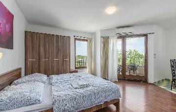 Spacious Villa in Premantura with Private Pool