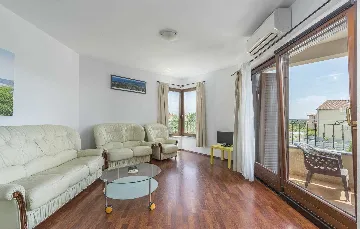 Spacious Villa in Premantura with Private Pool