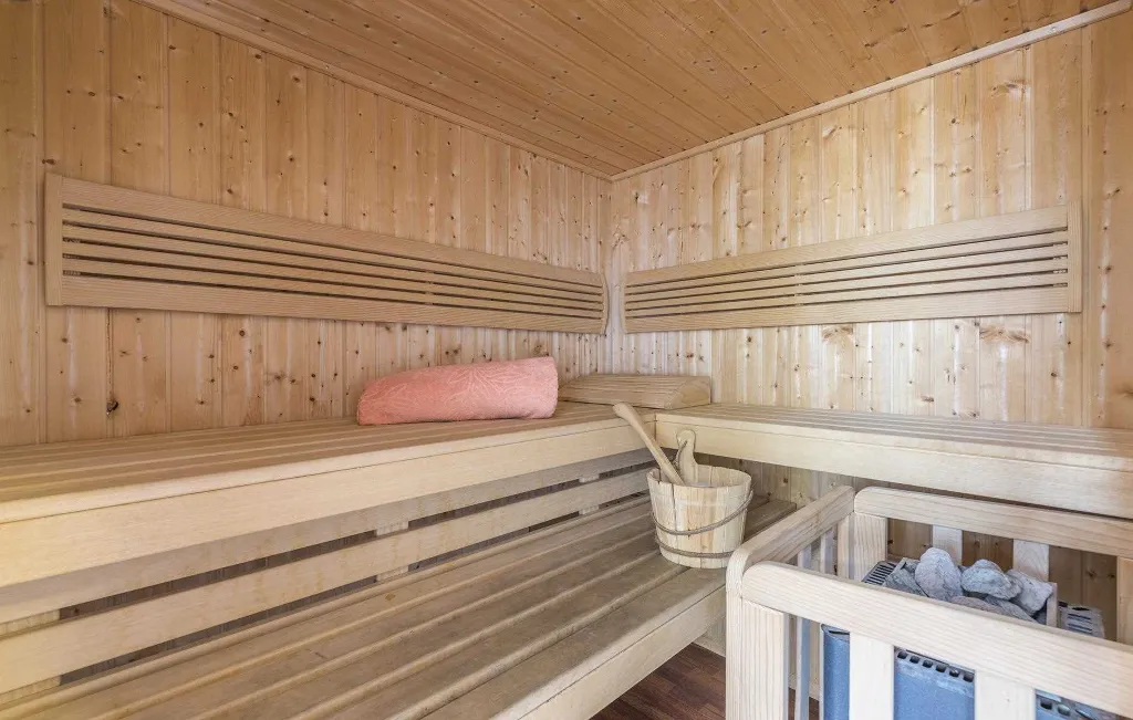 Spacious Villa in Premantura with Private Pool