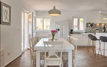 4-Bedroom Villa with Private Pool in Rošini