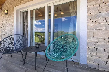 4-Bedroom Villa with Private Pool in Rošini