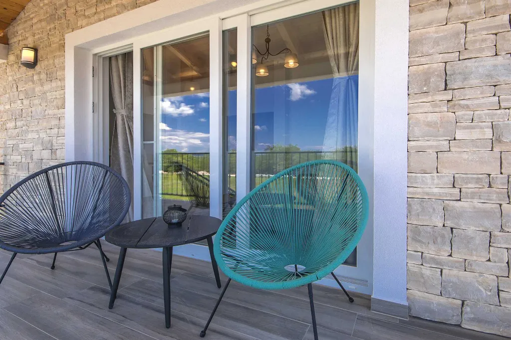 4-Bedroom Villa with Private Pool in Rošini