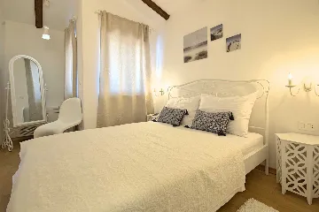 4-Bedroom Villa with Private Pool in Rošini
