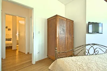 4-Bedroom Villa with Private Pool in Rošini