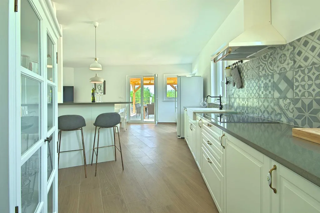 4-Bedroom Villa with Private Pool in Rošini