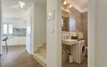 4-Bedroom Villa with Private Pool in Rošini