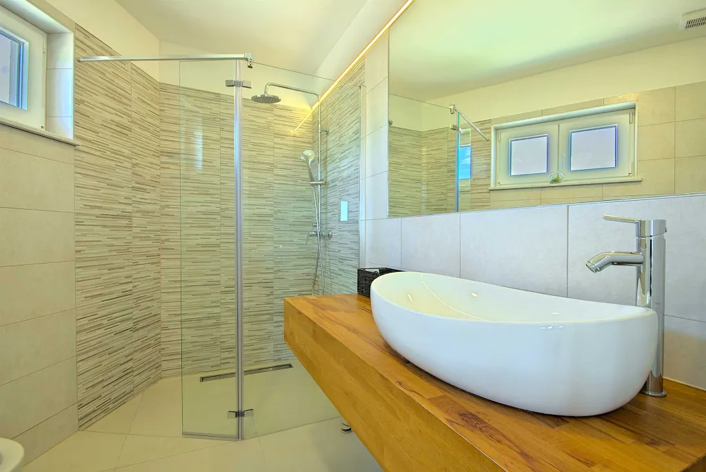 4-Bedroom Villa with Private Pool in Rošini