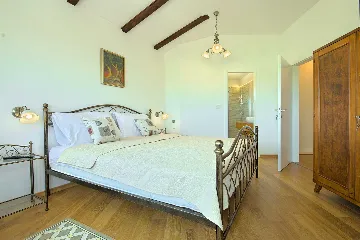 4-Bedroom Villa with Private Pool in Rošini