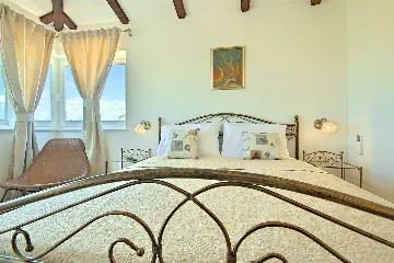 4-Bedroom Villa with Private Pool in Rošini