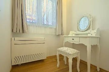 4-Bedroom Villa with Private Pool in Rošini