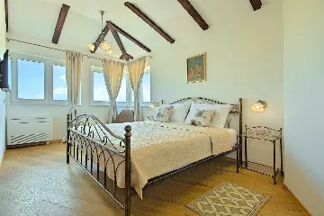 4-Bedroom Villa with Private Pool in Rošini