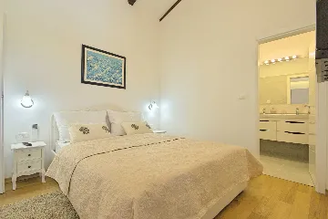 4-Bedroom Villa with Private Pool in Rošini