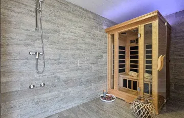 4-Bedroom Villa with Private Pool in Rošini