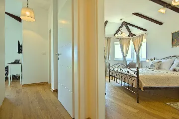 4-Bedroom Villa with Private Pool in Rošini