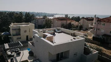 Modern Villa with Private Pool in Novigrad