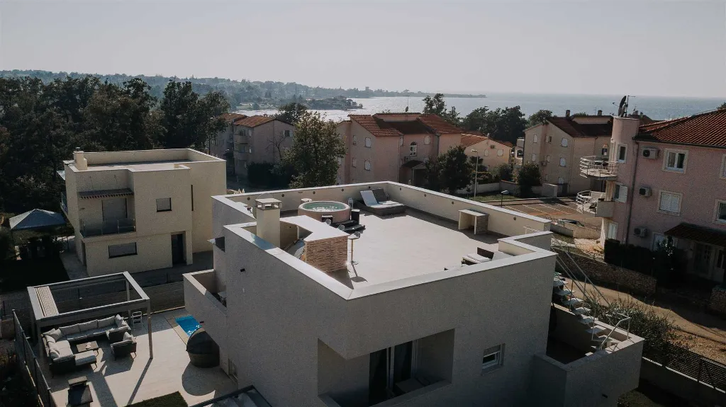 Modern Villa with Private Pool in Novigrad