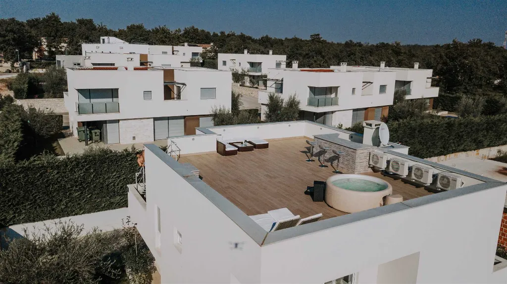 Modern Villa with Private Pool in Novigrad