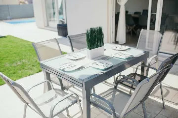 Modern Villa with Private Pool in Novigrad