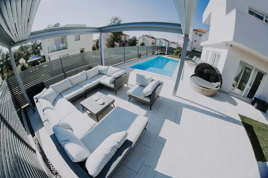 Modern Villa with Private Pool in Novigrad