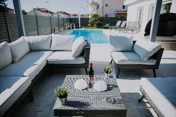 Modern Villa with Private Pool in Novigrad