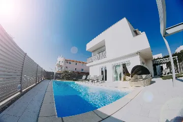 Modern Villa with Private Pool in Novigrad