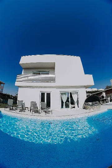Modern Villa with Private Pool in Novigrad