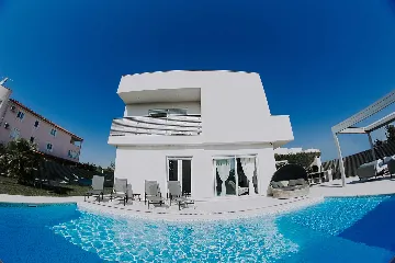 Modern Villa with Private Pool in Novigrad