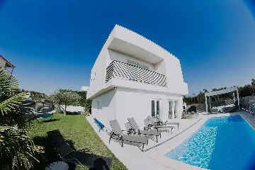 Modern Villa with Private Pool in Novigrad