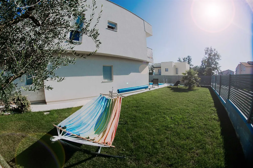 Modern Villa with Private Pool in Novigrad