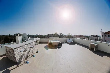 Modern Villa with Private Pool in Novigrad