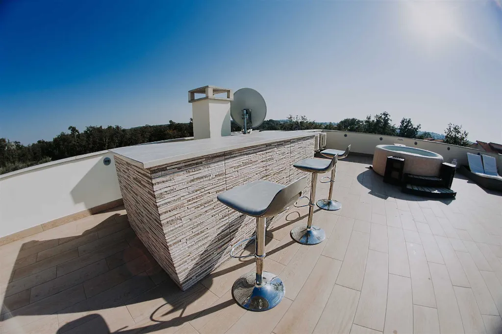 Modern Villa with Private Pool in Novigrad