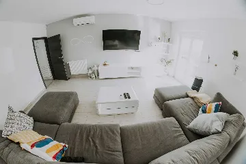 Modern Villa with Private Pool in Novigrad