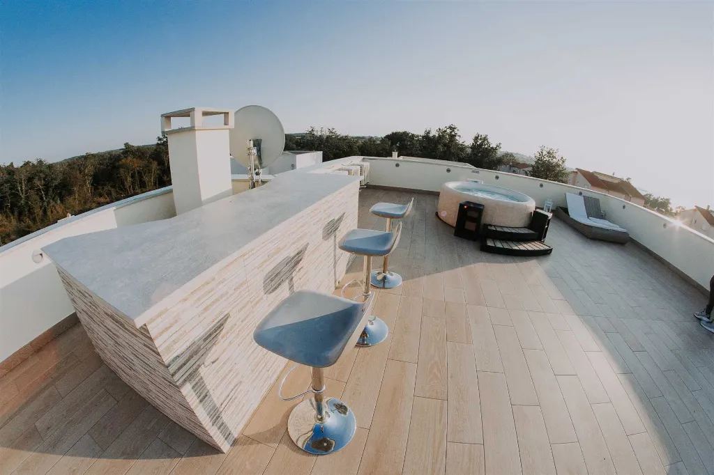 Modern Villa with Private Pool in Novigrad