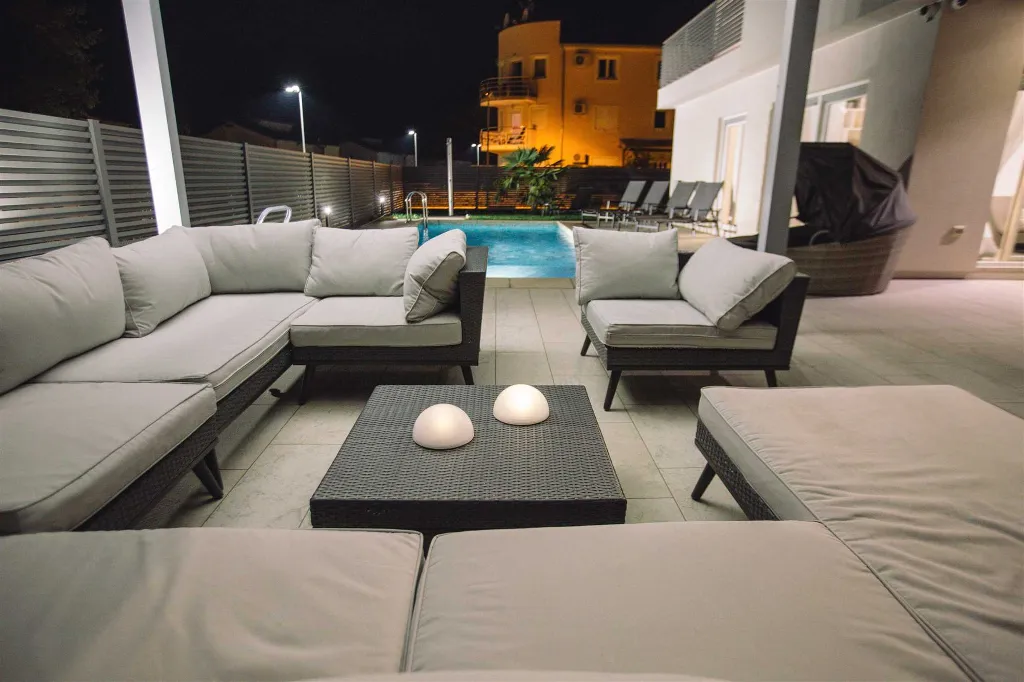 Modern Villa with Private Pool in Novigrad