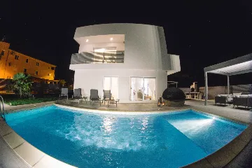 Modern Villa with Private Pool in Novigrad