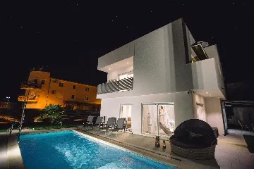 Modern Villa with Private Pool in Novigrad