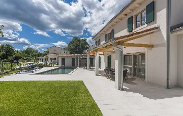 Villa in Rojnići with Private Pool and Sauna