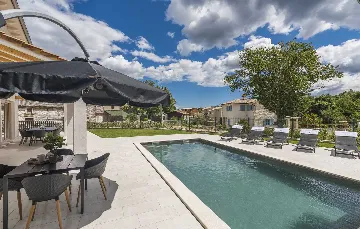 Villa in Rojnići with Private Pool and Sauna