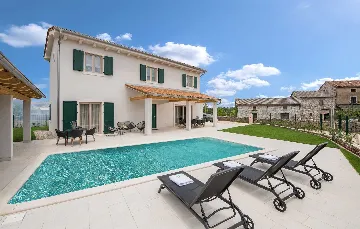 Villa in Rojnići with Private Pool and Sauna