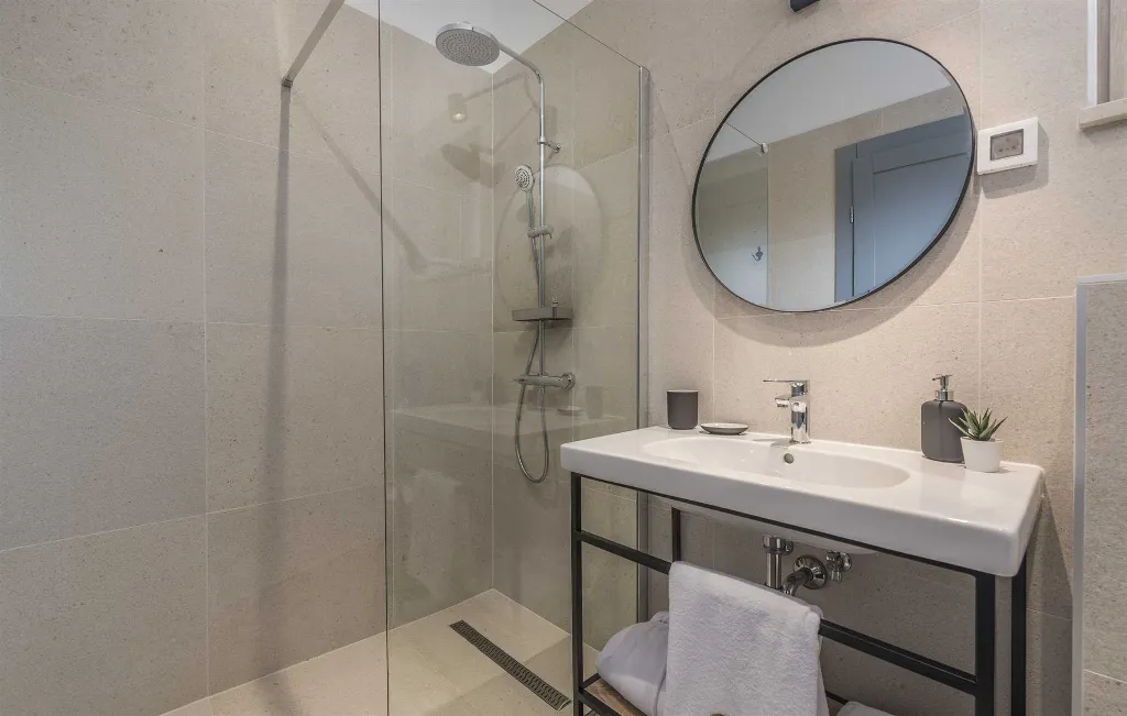 Villa in Rojnići with Private Pool and Sauna