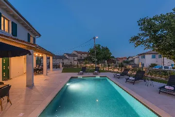 Villa in Rojnići with Private Pool and Sauna