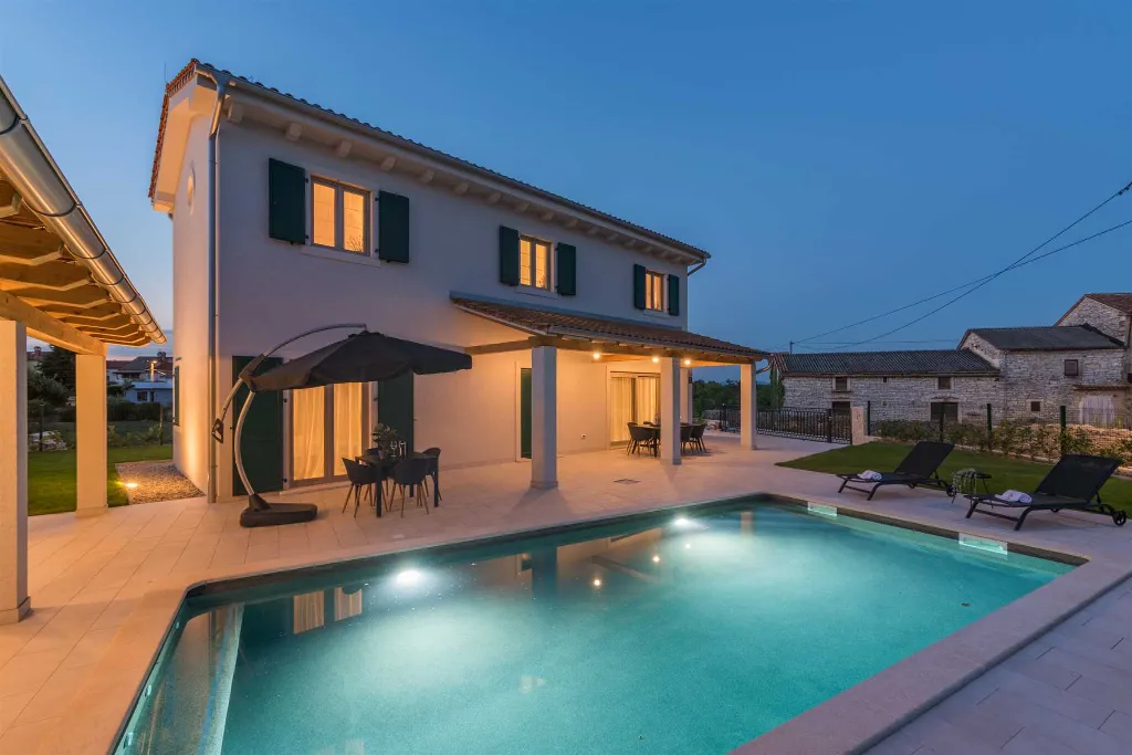 Villa in Rojnići with Private Pool and Sauna