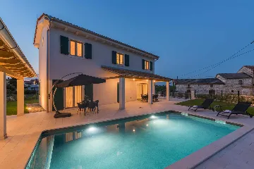 Villa in Rojnići with Private Pool and Sauna