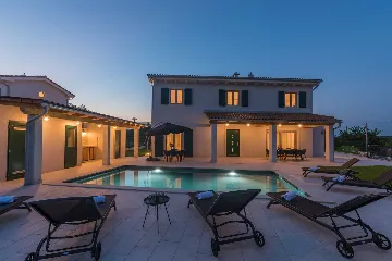 Villa in Rojnići with Private Pool and Sauna