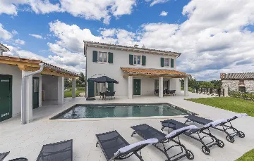 Villa in Rojnići with Private Pool and Sauna