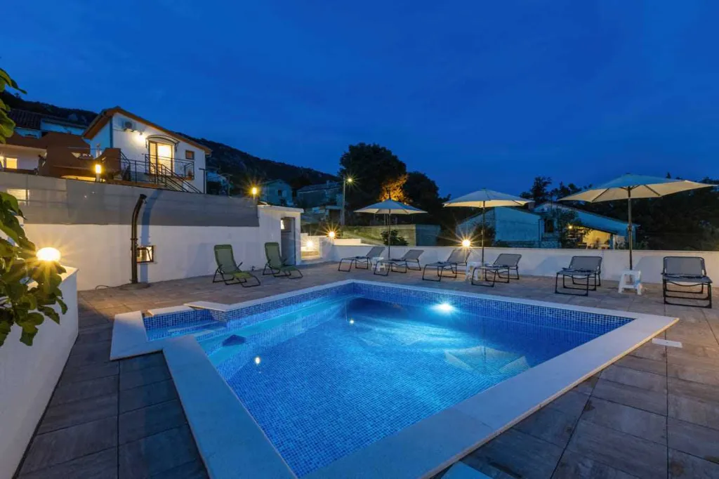 4-Bedroom Holiday House in Bribir for Up to 10