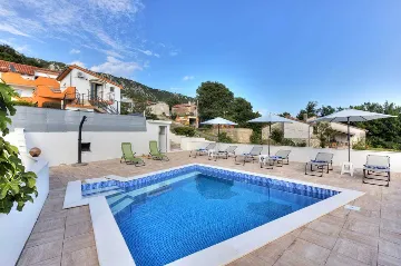 4-Bedroom Holiday House in Bribir for Up to 10