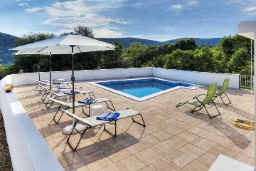 4-Bedroom Holiday House in Bribir for Up to 10